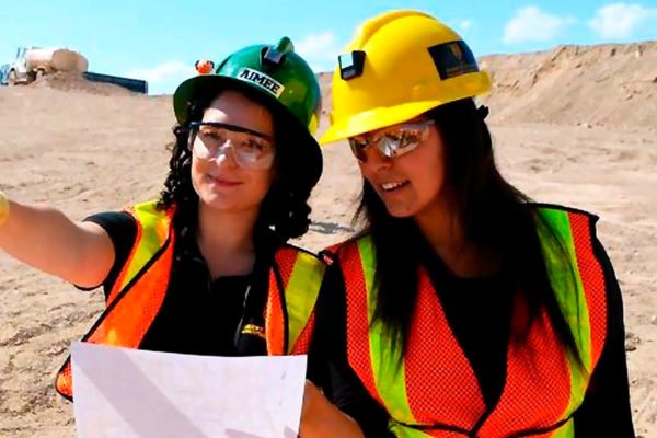 Más mujeres en el sector construcción